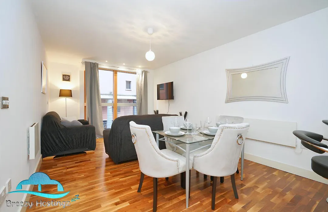 Spacious City Centre Apartment-1